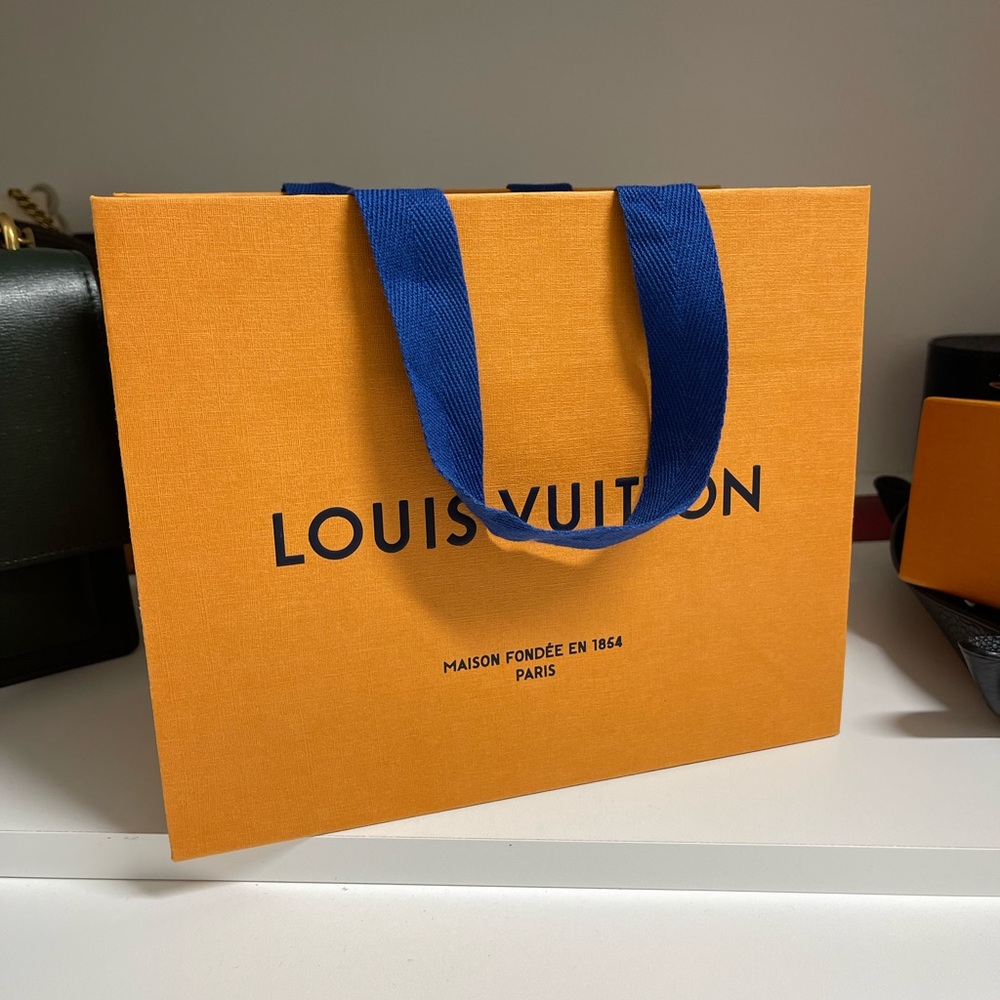 AUTHENTIC Louis Vuitton small packaging